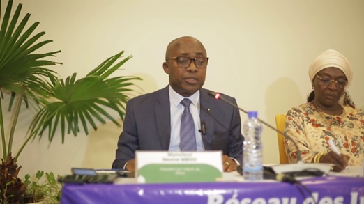 Monsieur Nestor MBOU, Président de la CNLCEI, élu Président du RINAC, et l’Honorable Seynabou Ndiaye DIAKHATE, Présidente du Conseil Consultatif à la cérémonie d’ouverture.