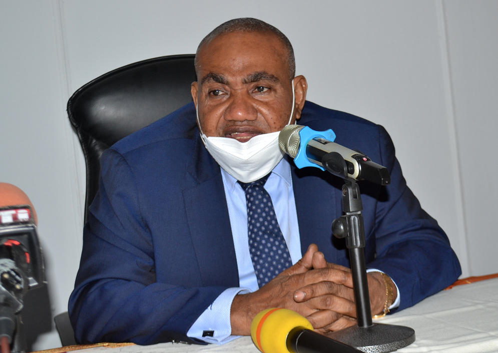 Monsieur le Secrétaire Général de la HALC répondant aux questions des participants